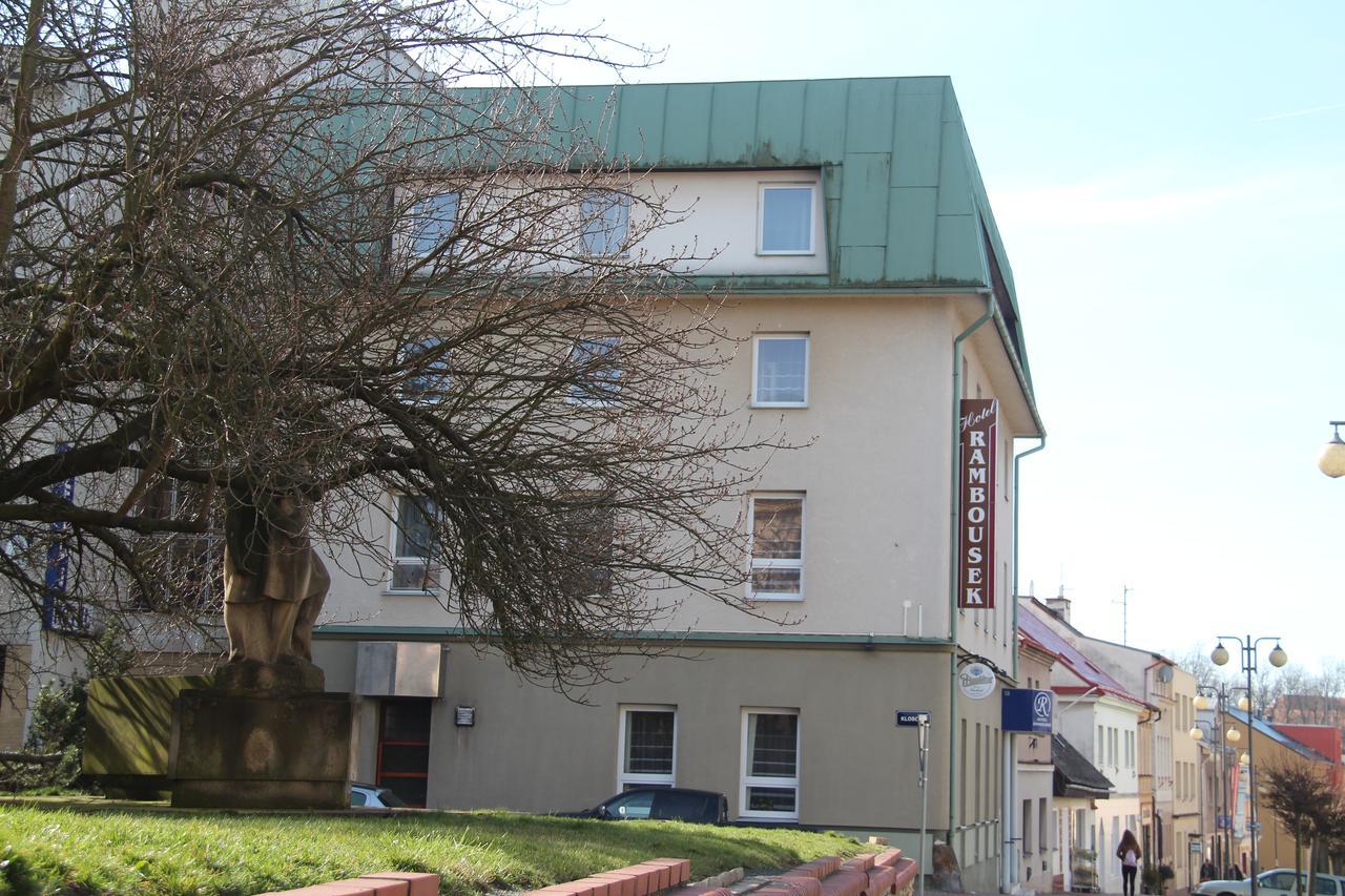 Hotel Rambousek Nove Mesto nad Metuji Luaran gambar