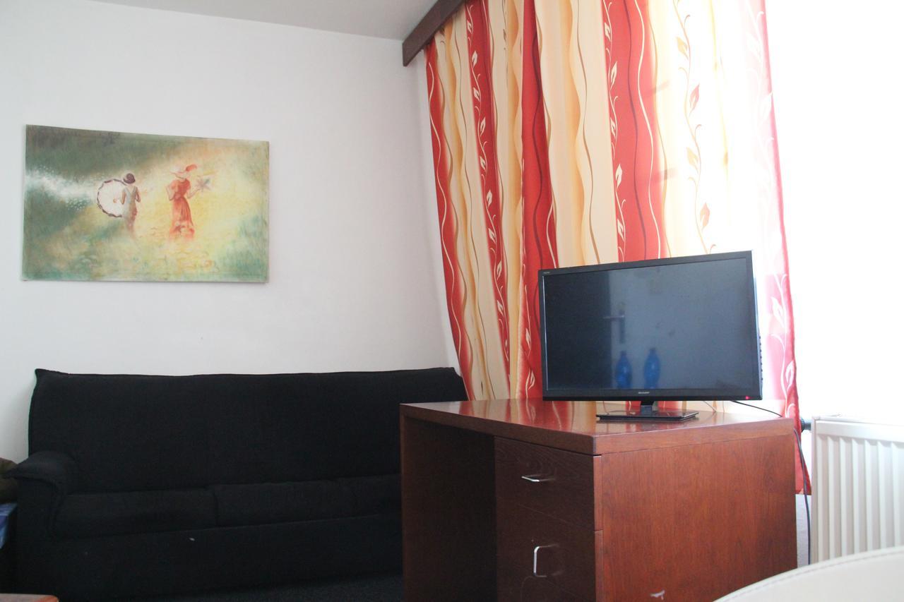 Hotel Rambousek Nove Mesto nad Metuji Luaran gambar