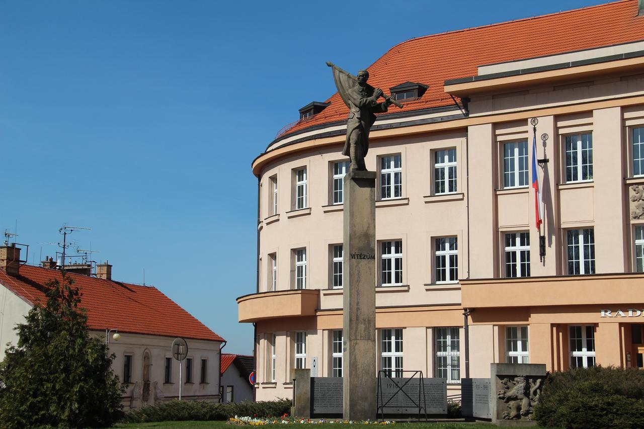 Hotel Rambousek Nove Mesto nad Metuji Luaran gambar