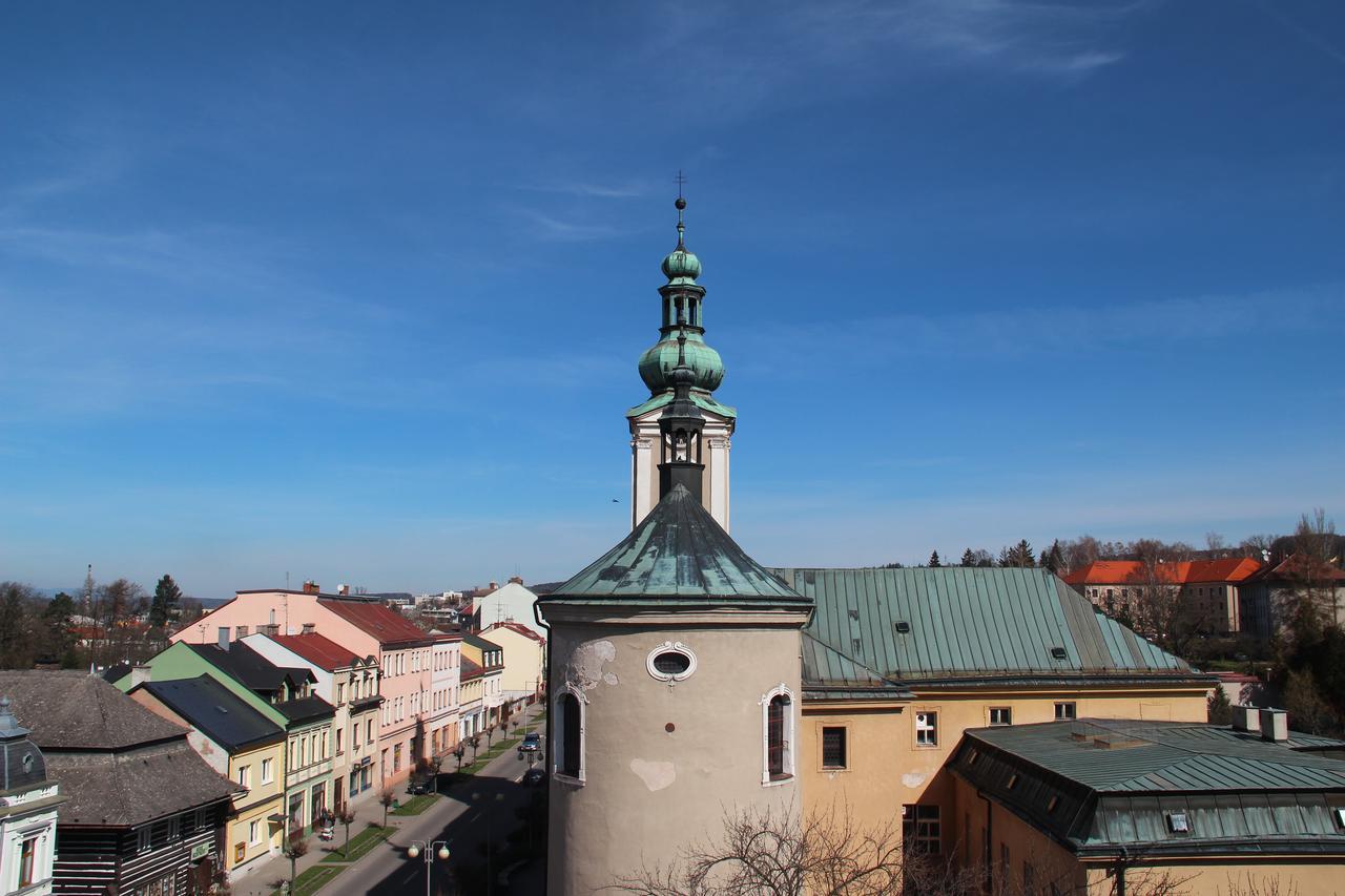 Hotel Rambousek Nove Mesto nad Metuji Luaran gambar