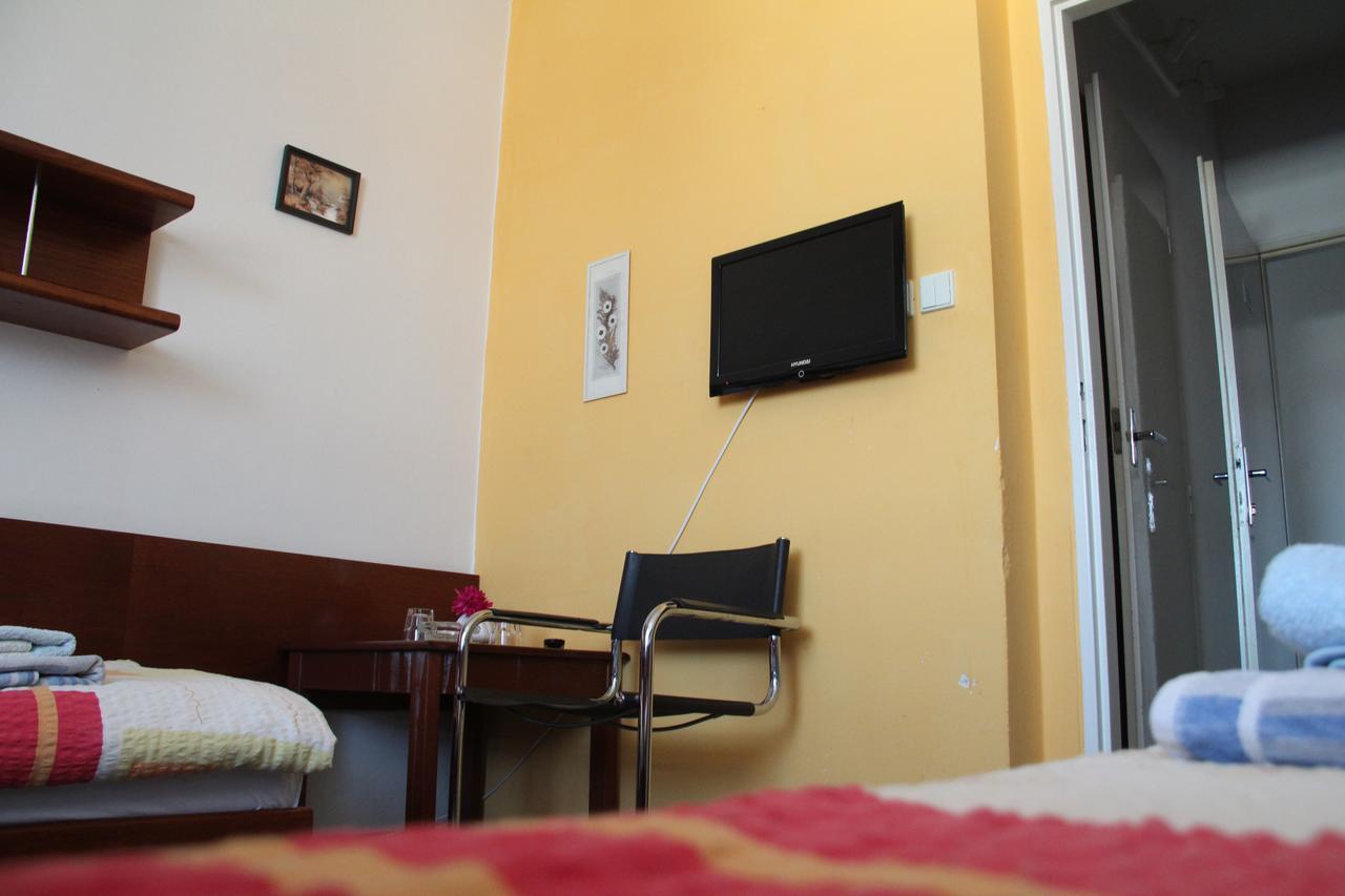 Hotel Rambousek Nove Mesto nad Metuji Luaran gambar